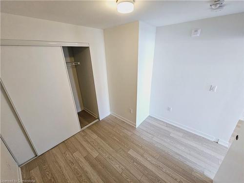 411-3401 Ridgeway Drive, Mississauga, ON - Indoor Photo Showing Other Room