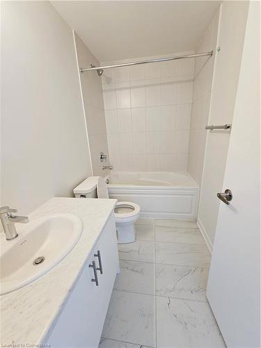 411-3401 Ridgeway Drive, Mississauga, ON - Indoor Photo Showing Bathroom