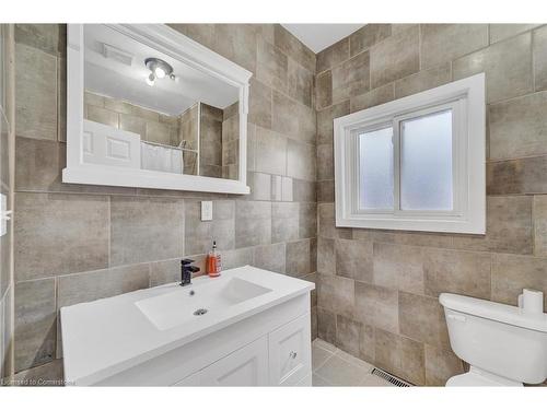 354 Crowland Avenue, Niagara Falls, ON - Indoor Photo Showing Bathroom