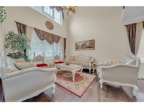 147 Whitwell Drive, Brampton, ON - Indoor Photo Showing Living Room