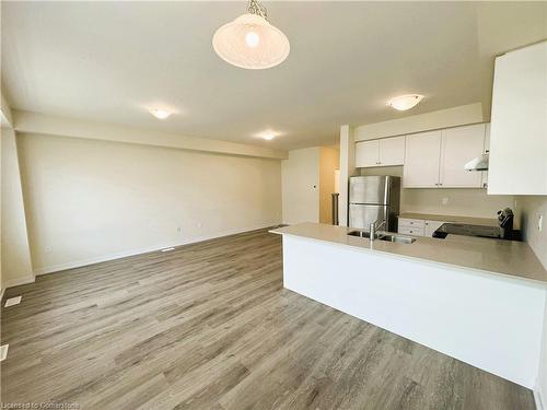 35-7789 Kalar Road, Niagara Falls, ON - Indoor Photo Showing Kitchen With Double Sink