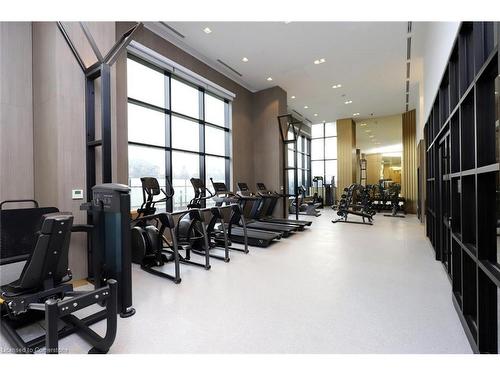 314-395 Dundas Street W, Oakville, ON - Indoor Photo Showing Gym Room