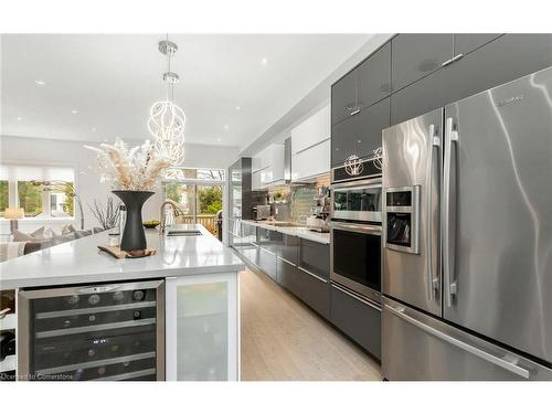 16B Benson Avenue, Mississauga, ON - Indoor Photo Showing Kitchen With Upgraded Kitchen