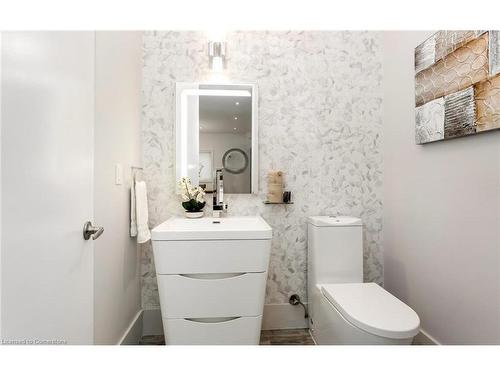 16B Benson Avenue, Mississauga, ON - Indoor Photo Showing Bathroom