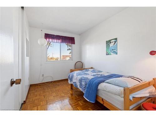 44-6650 Falconer Drive, Mississauga, ON - Indoor Photo Showing Bedroom