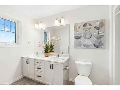 129 Essex Drive, Belleville, ON - Indoor Photo Showing Bathroom