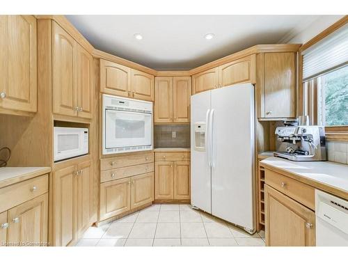 817 Damien Way, Mississauga, ON - Indoor Photo Showing Kitchen