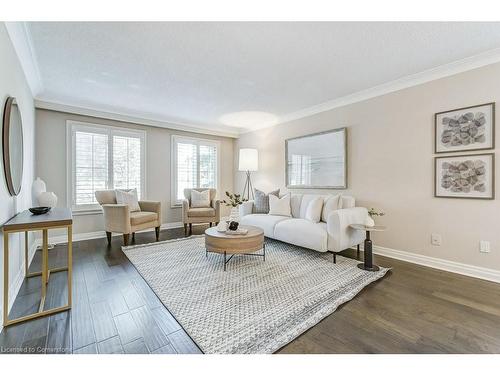 817 Damien Way, Mississauga, ON - Indoor Photo Showing Living Room