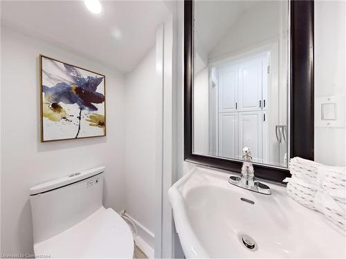 619 Princess Street, Woodstock, ON - Indoor Photo Showing Bathroom