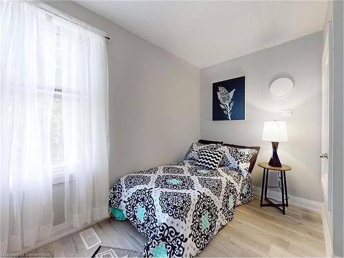 619 Princess Street, Woodstock, ON - Indoor Photo Showing Bedroom