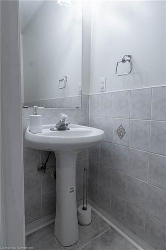 75 Saintsbury Crescent, Brampton, ON - Indoor Photo Showing Bathroom