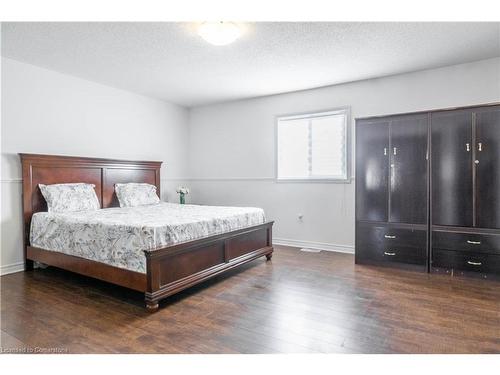 75 Saintsbury Crescent, Brampton, ON - Indoor Photo Showing Bedroom