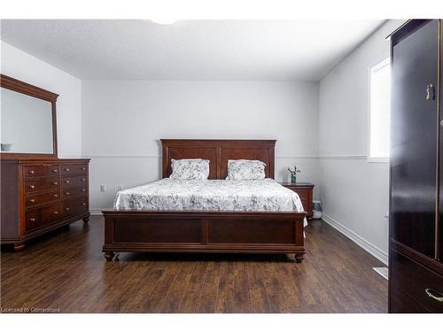 75 Saintsbury Crescent, Brampton, ON - Indoor Photo Showing Bedroom