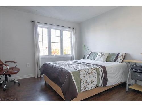 75 Saintsbury Crescent, Brampton, ON - Indoor Photo Showing Bedroom