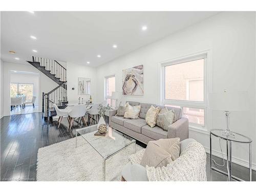 1224 Bonin Crescent, Milton, ON - Indoor Photo Showing Living Room