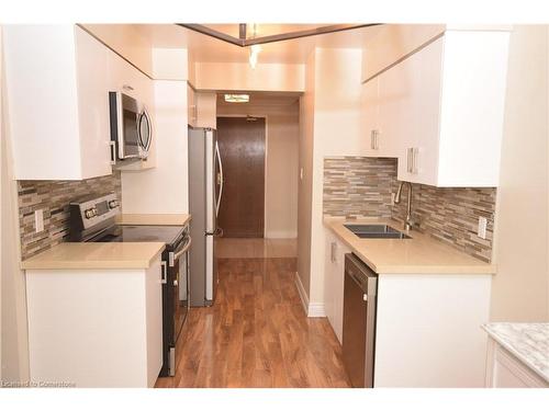 1508-156 Enfield Drive, Mississauga, ON - Indoor Photo Showing Kitchen With Stainless Steel Kitchen With Double Sink