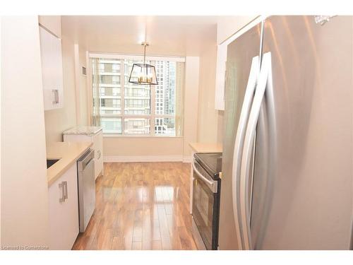 1508-156 Enfield Drive, Mississauga, ON - Indoor Photo Showing Kitchen