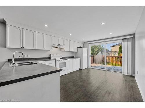 22 Weymouth Road, Barrie, ON - Indoor Photo Showing Kitchen With Double Sink