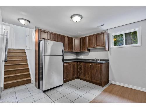 22 Weymouth Road, Barrie, ON - Indoor Photo Showing Kitchen