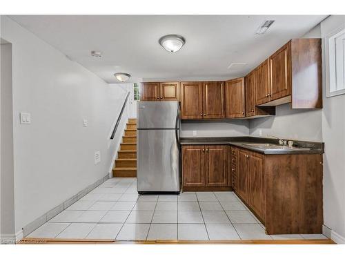 22 Weymouth Road, Barrie, ON - Indoor Photo Showing Kitchen