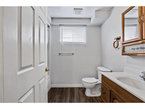 22 Weymouth Road, Barrie, ON - Indoor Photo Showing Bathroom