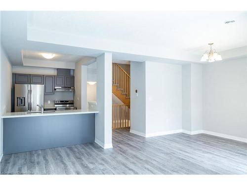 35 Laguna Village Crescent, Hamilton, ON - Indoor Photo Showing Kitchen