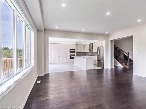 116 Eva Drive, Breslau, ON - Indoor Photo Showing Living Room