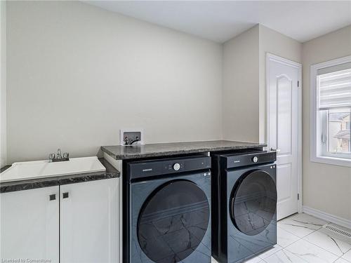 116 Eva Drive, Breslau, ON - Indoor Photo Showing Laundry Room