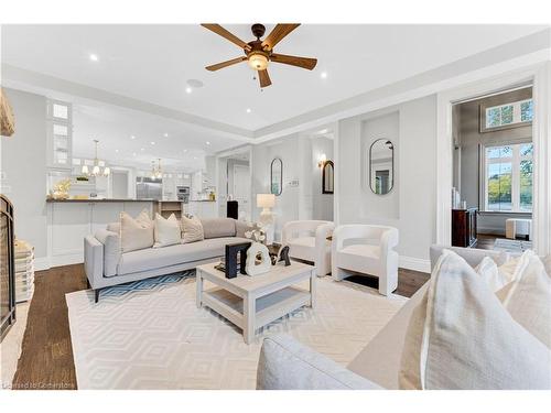 397 Bentley Road, Halton, ON - Indoor Photo Showing Living Room