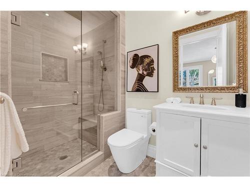 397 Bentley Road, Halton, ON - Indoor Photo Showing Bathroom