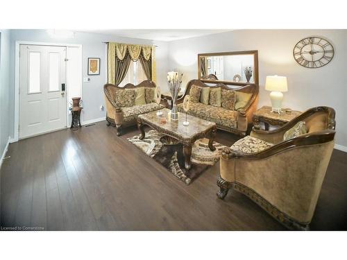 15 Turquoise Court, Chatham-Kent, ON - Indoor Photo Showing Living Room