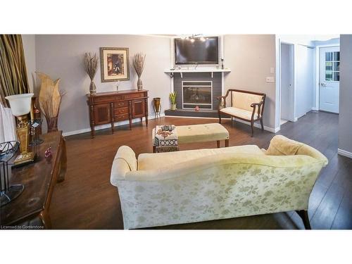 15 Turquoise Court, Chatham-Kent, ON - Indoor Photo Showing Living Room With Fireplace