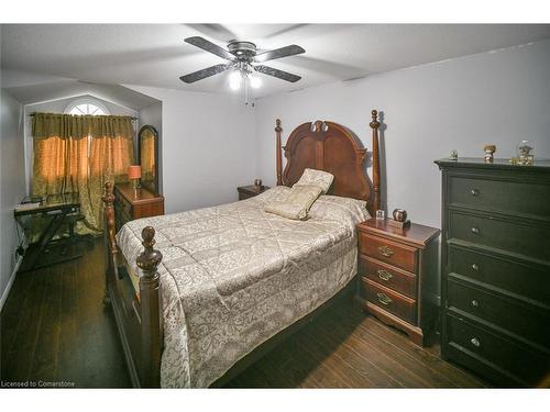 15 Turquoise Court, Chatham-Kent, ON - Indoor Photo Showing Bedroom