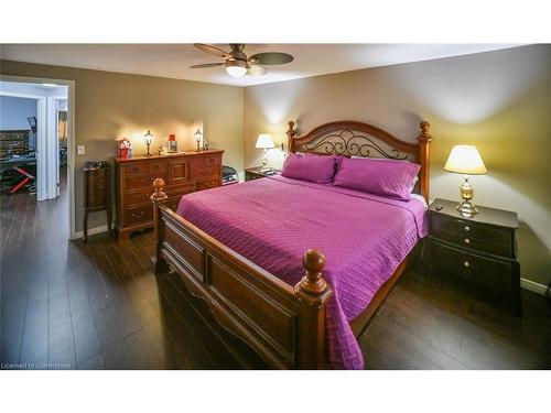 15 Turquoise Court, Chatham-Kent, ON - Indoor Photo Showing Bedroom