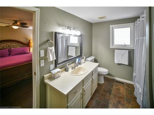 15 Turquoise Court, Chatham-Kent, ON - Indoor Photo Showing Bathroom