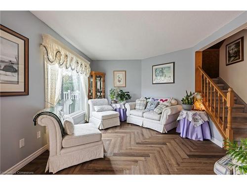 794 Laurier Avenue, Milton, ON - Indoor Photo Showing Living Room