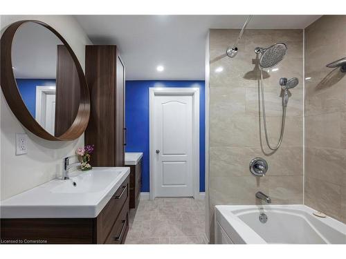 794 Laurier Avenue, Milton, ON - Indoor Photo Showing Bathroom