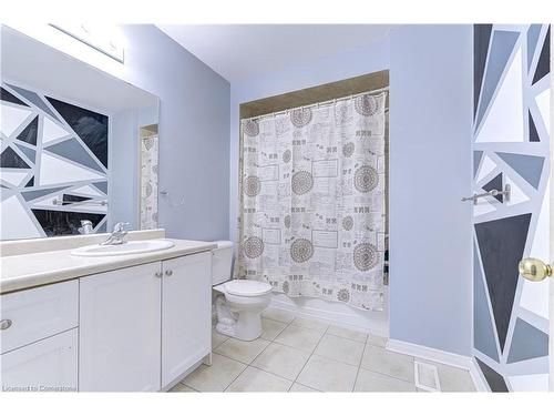 26-151 Green Road S, Stoney Creek, ON - Indoor Photo Showing Bathroom