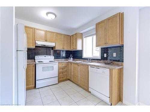 26-151 Green Road S, Stoney Creek, ON - Indoor Photo Showing Kitchen With Double Sink