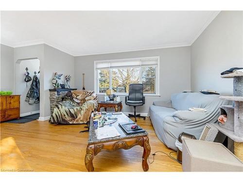 2 Gray Gate, Georgetown, ON - Indoor Photo Showing Living Room