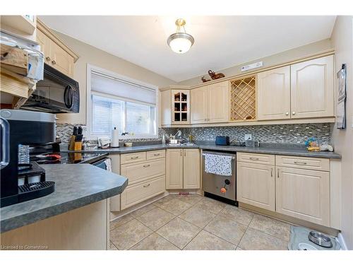 2 Gray Gate, Georgetown, ON - Indoor Photo Showing Kitchen