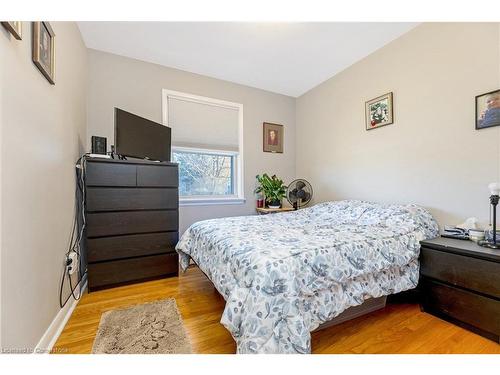 2 Gray Gate, Georgetown, ON - Indoor Photo Showing Bedroom