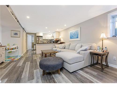 2 Gray Gate, Georgetown, ON - Indoor Photo Showing Living Room