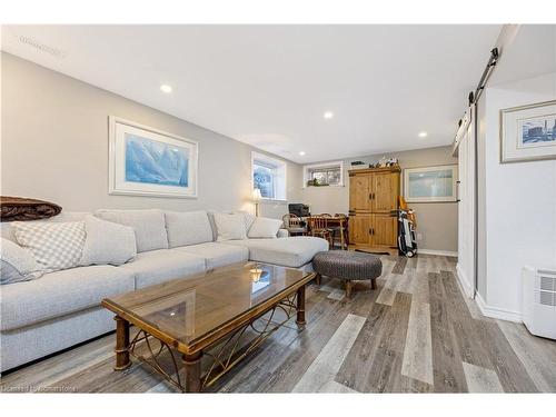 2 Gray Gate, Georgetown, ON - Indoor Photo Showing Living Room