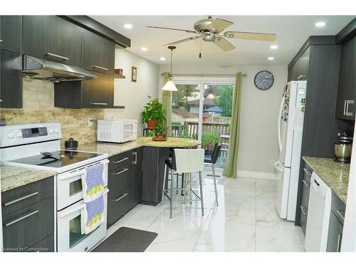 11 Wheatfield Crescent, Kitchener, ON - Indoor Photo Showing Kitchen With Upgraded Kitchen