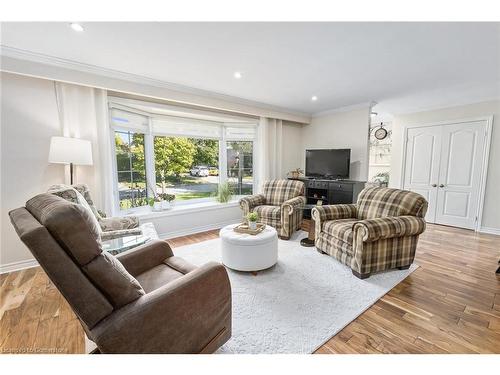 67 Moore Park Crescent, Georgetown, ON - Indoor Photo Showing Living Room