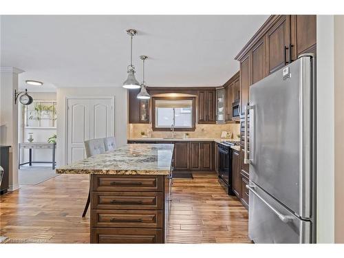 67 Moore Park Crescent, Georgetown, ON - Indoor Photo Showing Kitchen With Upgraded Kitchen