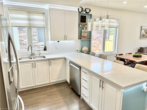 50 Seaton Crescent, Tillsonburg, ON - Indoor Photo Showing Kitchen With Double Sink