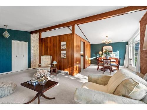 118 West 19Th Street, Hamilton, ON - Indoor Photo Showing Living Room