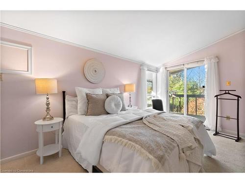 118 West 19Th Street, Hamilton, ON - Indoor Photo Showing Bedroom